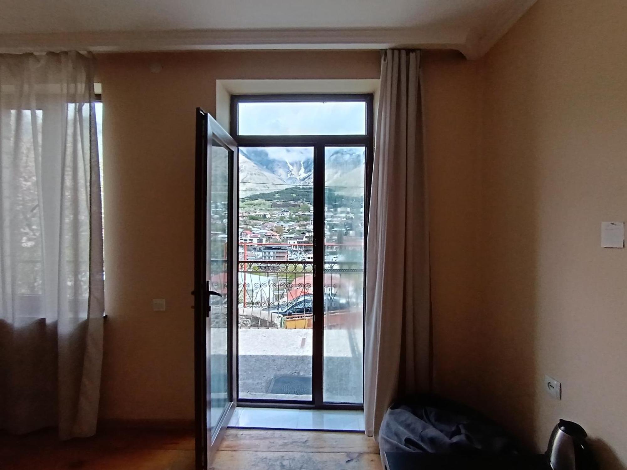 Belas Guesthouse Kazbegi Dış mekan fotoğraf