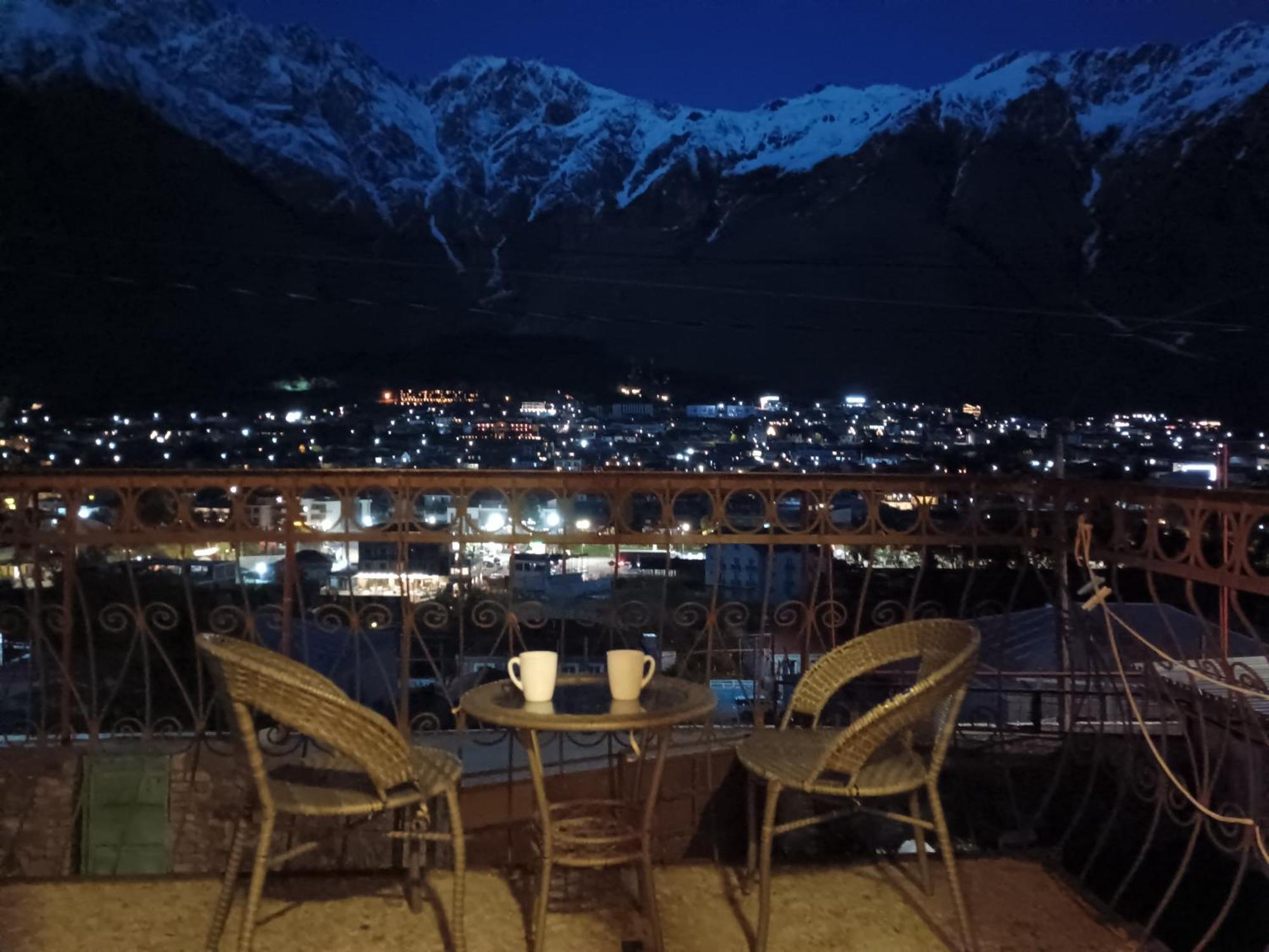 Belas Guesthouse Kazbegi Dış mekan fotoğraf