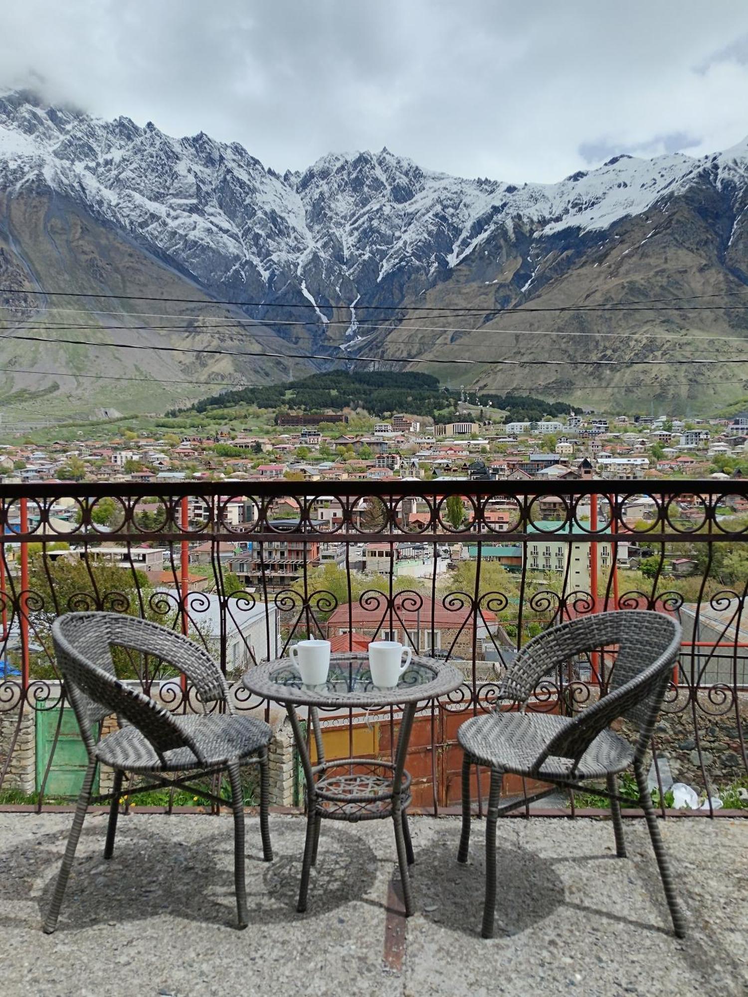 Belas Guesthouse Kazbegi Dış mekan fotoğraf