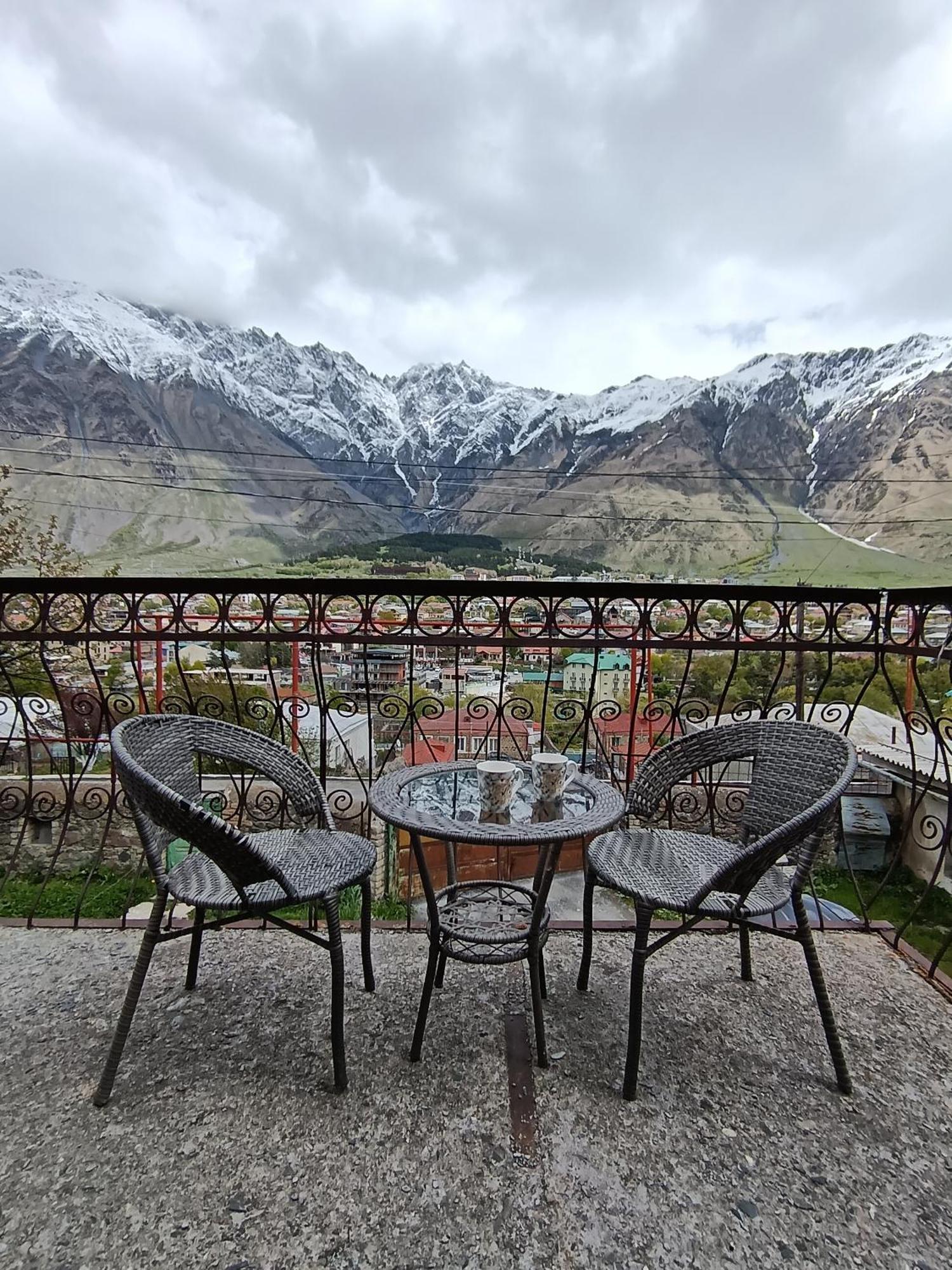 Belas Guesthouse Kazbegi Dış mekan fotoğraf