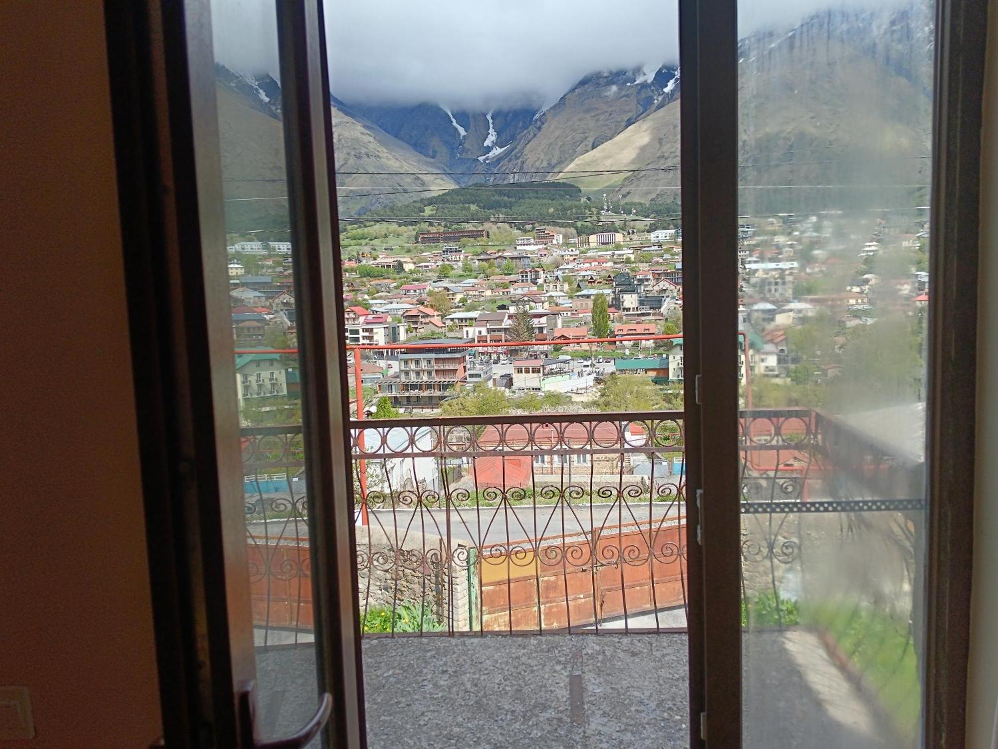 Belas Guesthouse Kazbegi Oda fotoğraf
